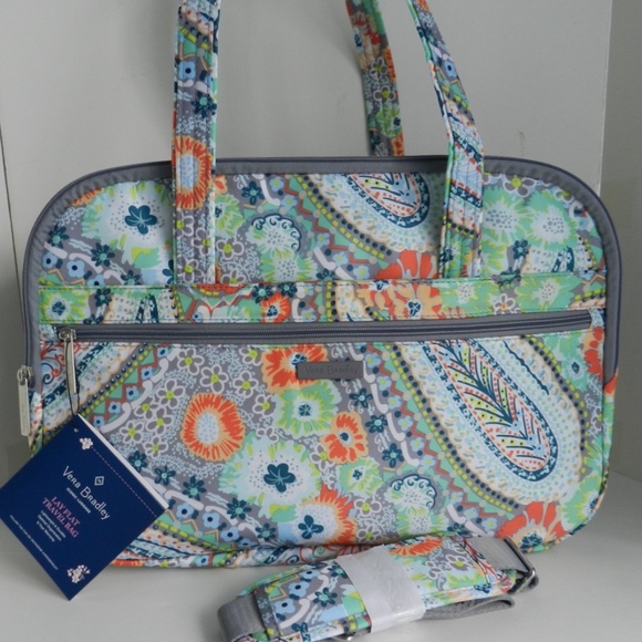 New Vera Bradley Lay Flat Travel Bag in Citrus Paisley R$200 - Picture 2 of 16